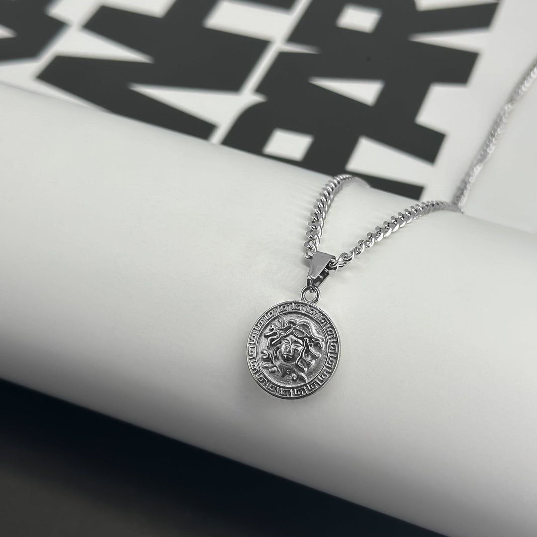HEFNEX Mythic Medusa Silver Rope Pendant – Ancient Elegance Reimagined