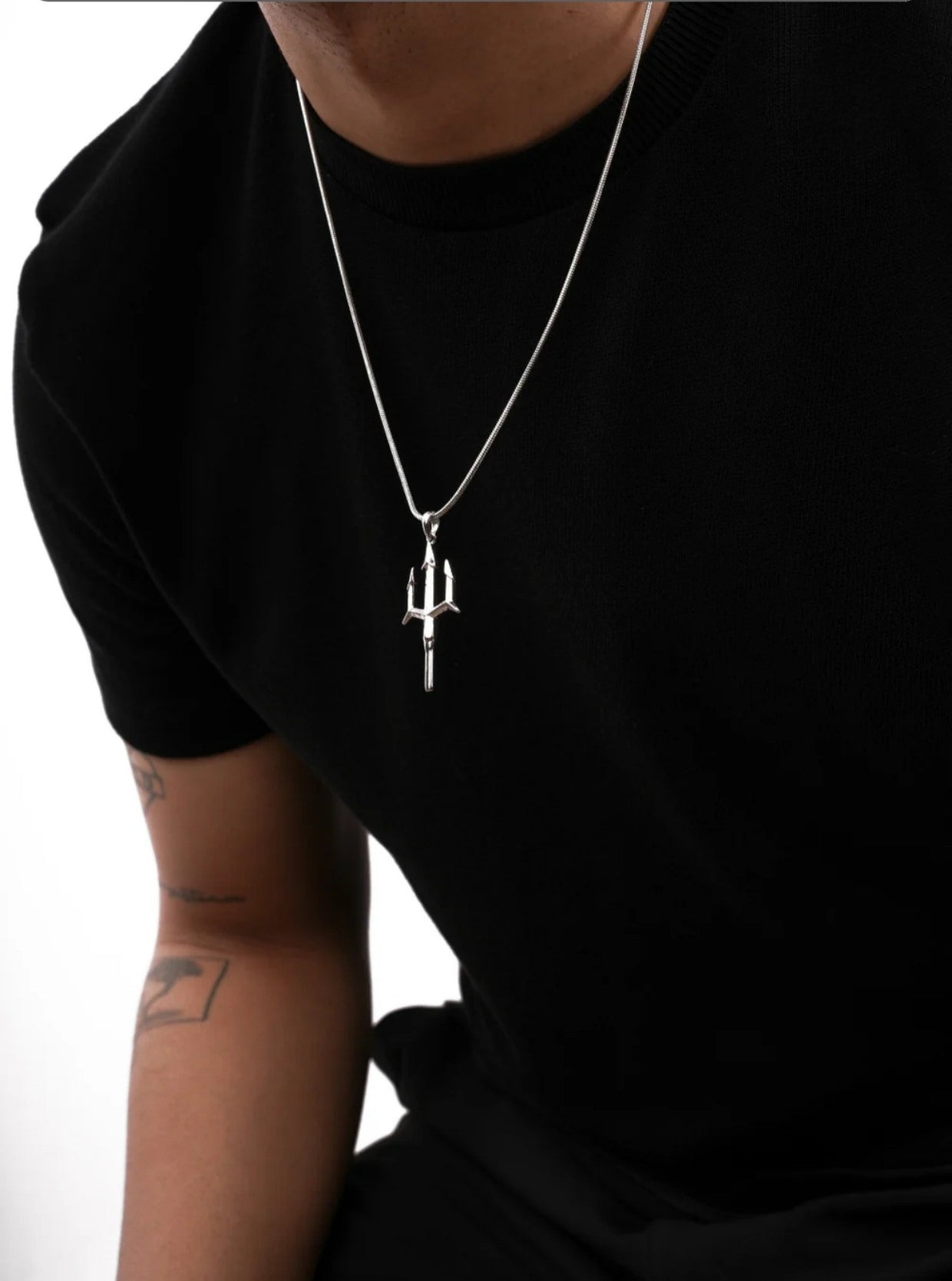 HEFNEX – Trident of Silence | Minimal Pendant for the Bold Soul