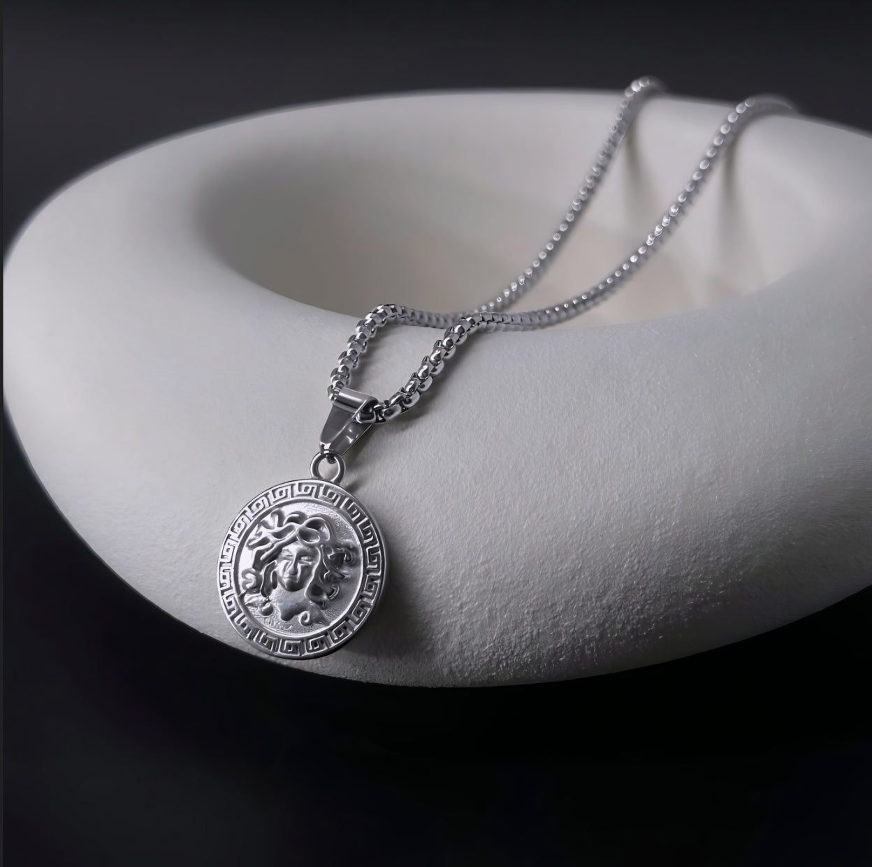 HEFNEX Mythic Medusa Silver Rope Pendant – Ancient Elegance Reimagined