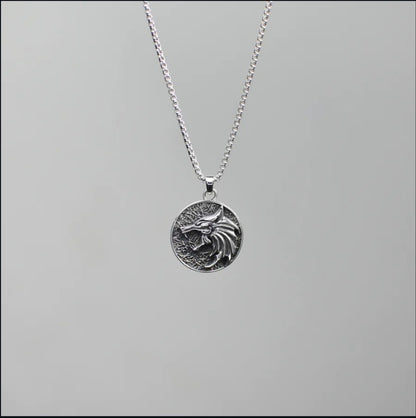 HEFNEX Silver Wolf Crest Pendant
The Fierce Spirit of the Lone Wolf Pendant