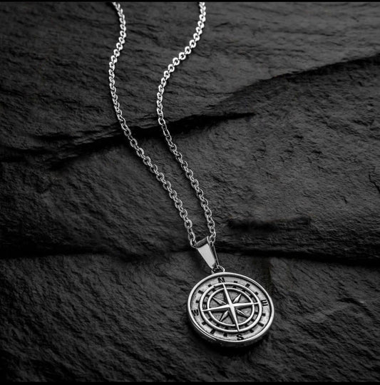 HEFNEX Northern Soul Compass Pendant – Symbol of Direction & Strength